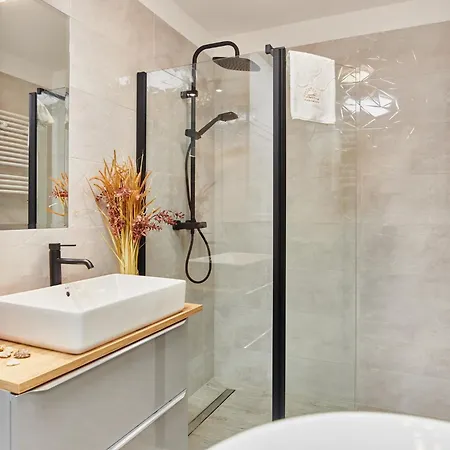 Appartamento Golden Hour Apartments- Bohaterow Wrzesnia 101 *